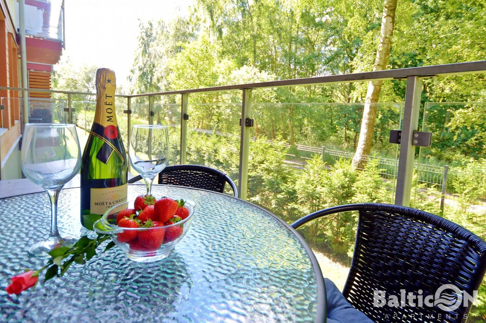 Apartamenty Balticon Polanki - Sauna, Fitness Inclusive - Basen Latem, Pool Im Sommer コウォブジェク 部屋 写真